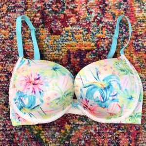 Victoria’s Secret Plunge Bra 32DD EUC!